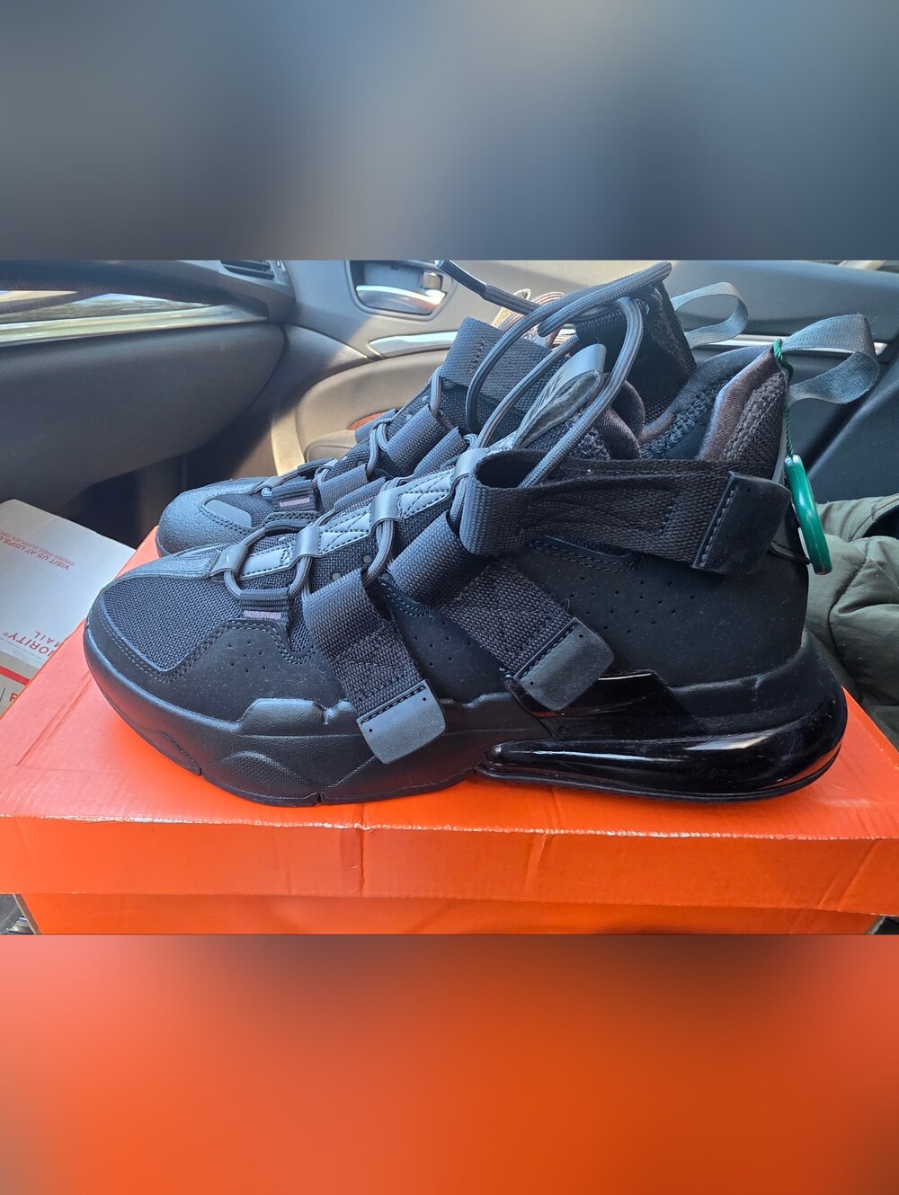 Brand New Mens Nike Air Edge 270 Black Athletic High-Top Sneakers Size 8